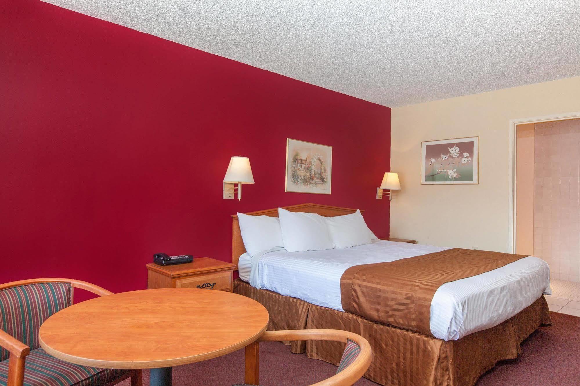 America'S Best Value Inn & Suites Bakersfield Central Exterior photo